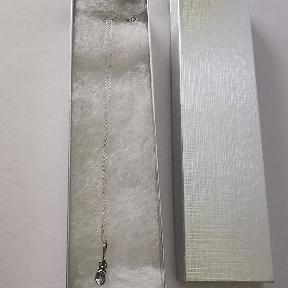 Sterling Silver Blue Topaz pendant on Sterling Chain - Picture 12 of 13